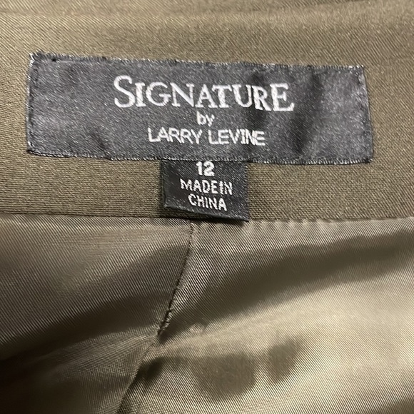 Signature by Larry Levine NWT size 12 green suit, belted jacket, wide leg pants - Picture 2 of 8